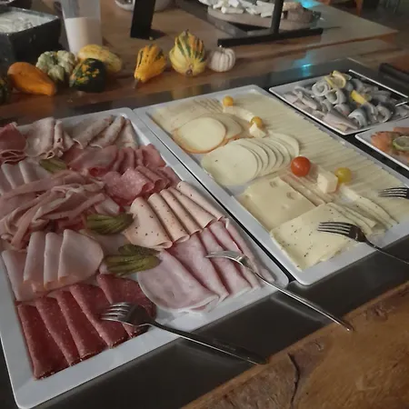 Arkadenhaus - Freiherr Von Schwarzenberg מלון פפנבורג