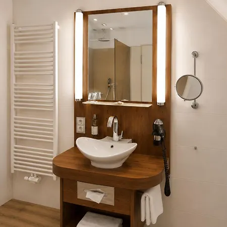 Arkadenhaus - Freiherr Von Schwarzenberg Hotell 3*