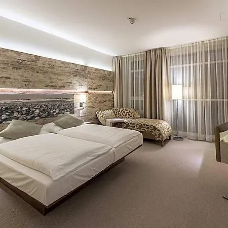 Отель Arkadenhaus - Freiherr Von Schwarzenberg 3*
