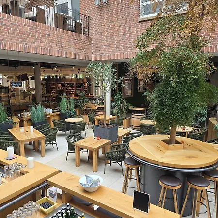 Arkadenhaus - Freiherr Von Schwarzenberg Hotel Papenbourg
