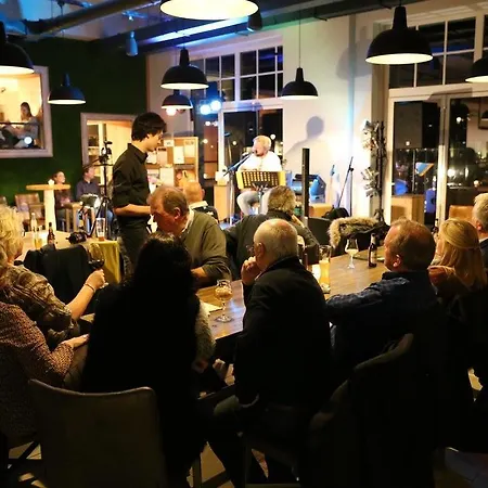 מלון Arkadenhaus - Freiherr Von Schwarzenberg 3*