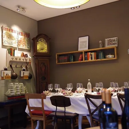 Arkadenhaus - Freiherr Von Schwarzenberg Otel 3*