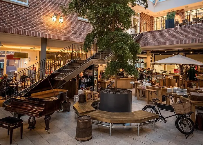 Arkadenhaus - Freiherr Von Schwarzenberg Hotel